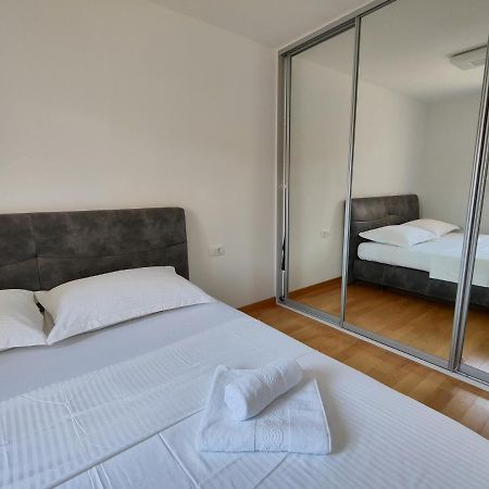 Lucy Apartment Split Luaran gambar