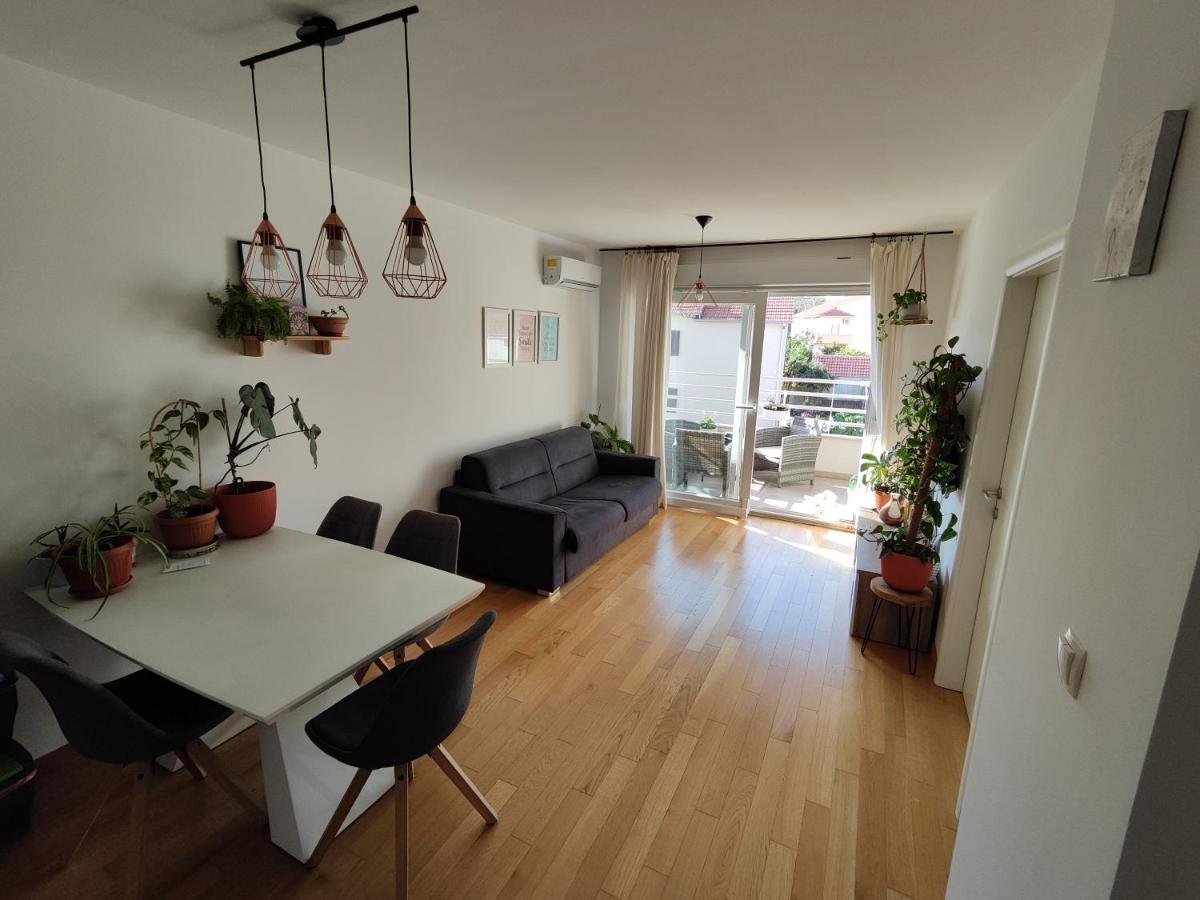 Lucy Apartment Split Luaran gambar