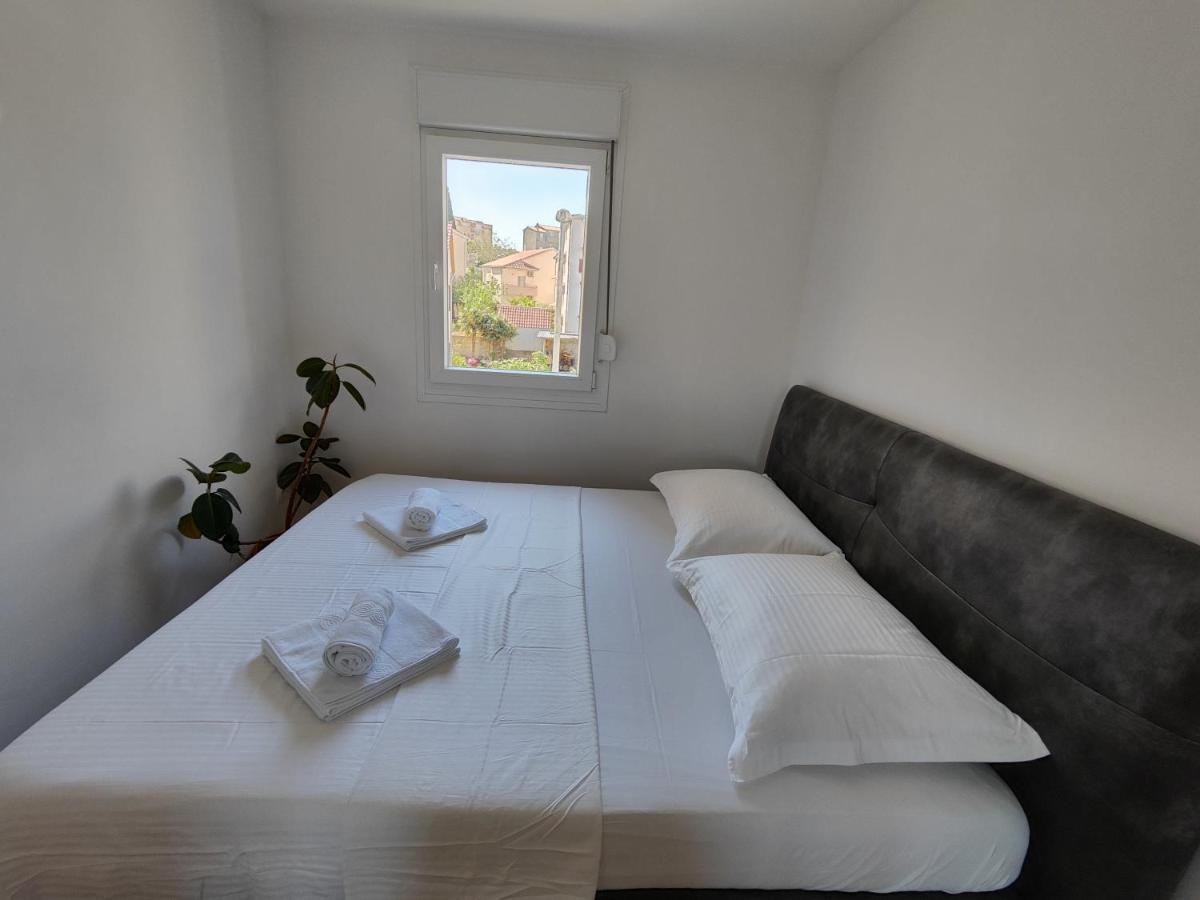 Lucy Apartment Split Luaran gambar