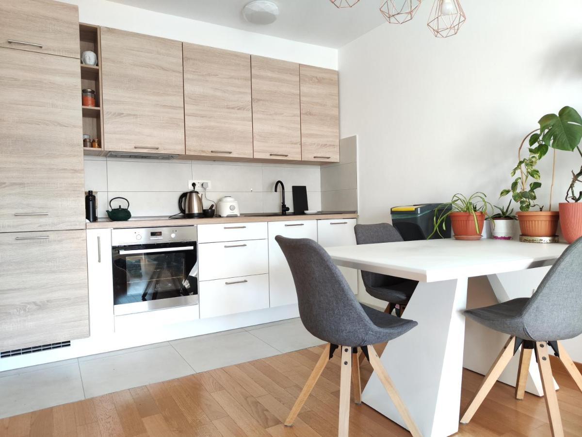 Lucy Apartment Split Luaran gambar