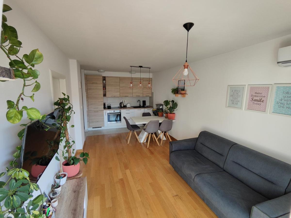 Lucy Apartment Split Luaran gambar