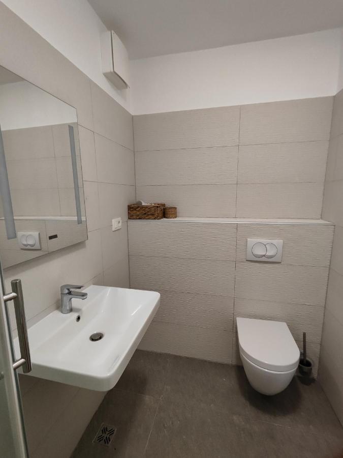 Lucy Apartment Split Luaran gambar